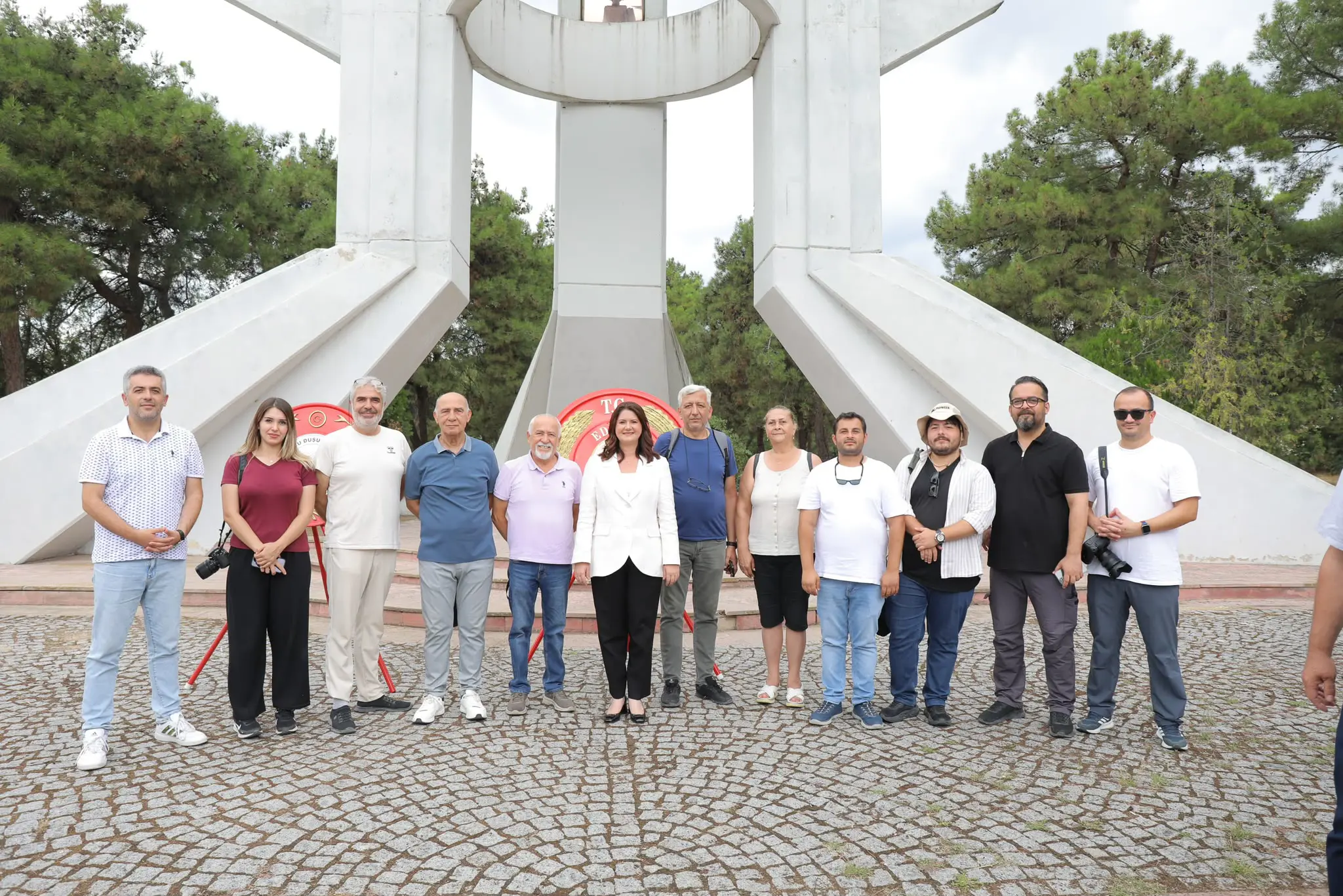 BAŞKAN GENCAN: " BİZİM YÖNÜMÜZ; GAZİ MUSTAFA KEMAL ATATÜRK'ÜN GÖSTERDİĞİ ÇAĞDAŞLIK HEDEFİDİR " galeri görseli